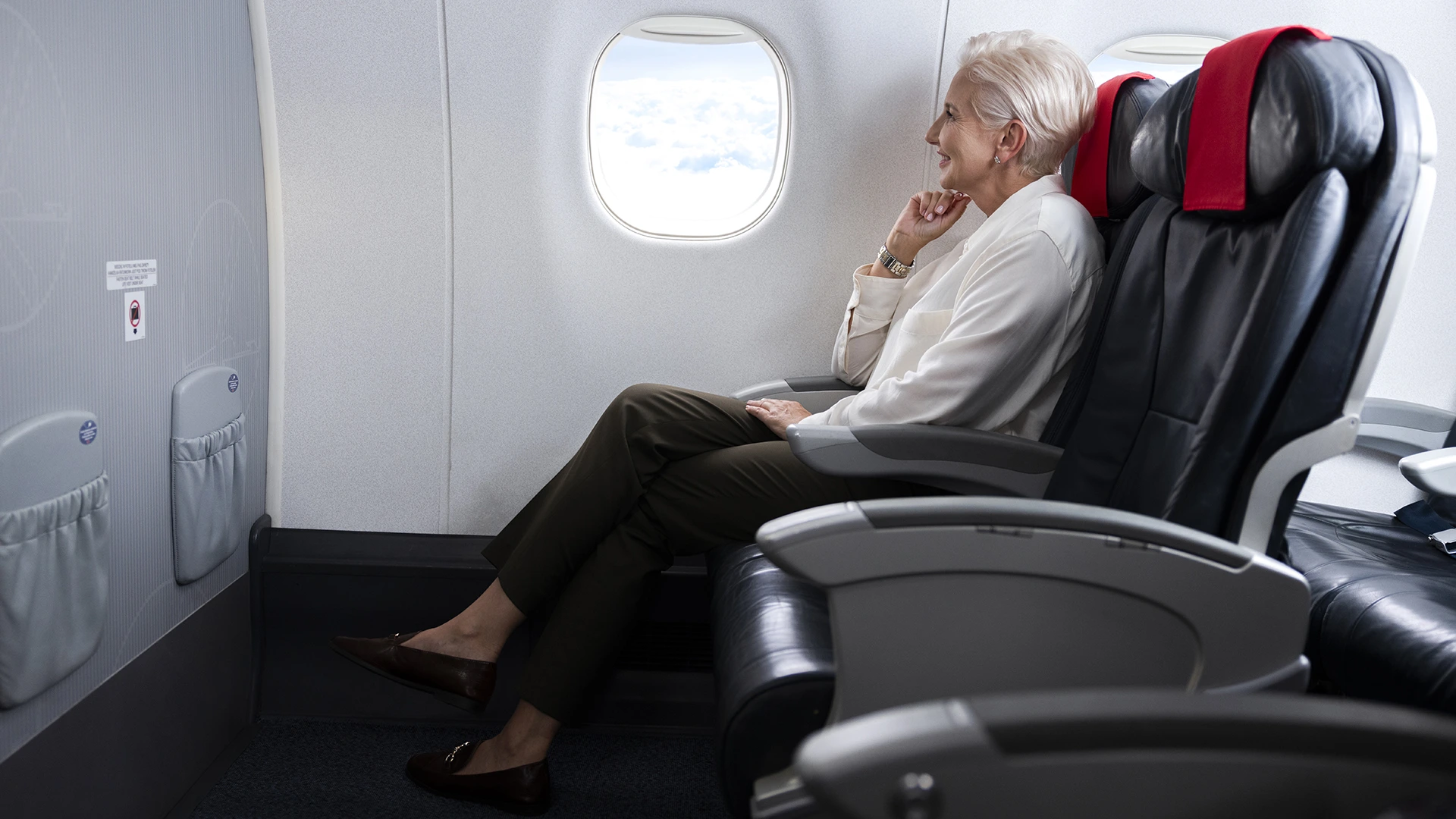 https://upgrade-cdn.plusgrade.com/offer/pid/bgPzFKFwLO/product/V3_BUSINESS_SHORT_HAUL_%26_PREMIUM_ECONOMY_MIDDLE_HAUL_1.webp